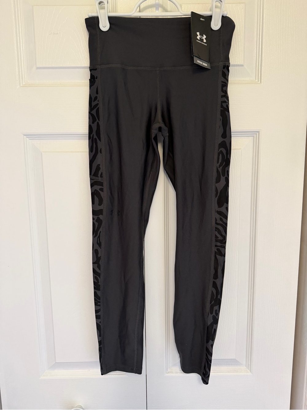 Under Armour Heat Gear Dark Grey High-Waist Leggings with Tonal Side Pattern